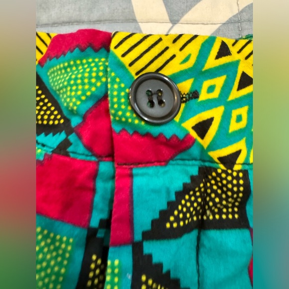 D'Iyanu African Mens Activewear Shorts size 38 4 side Pockets Yellow Geometric - Picture 3 of 8